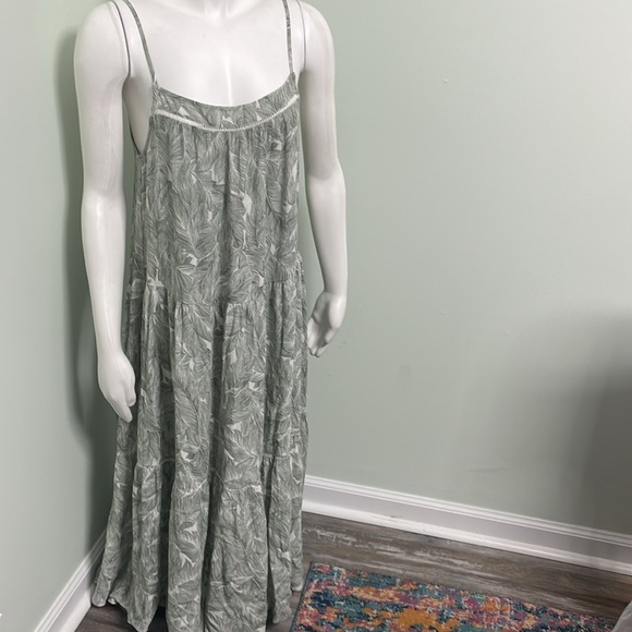 Calista White & Olive Green Tropical Print Dress size Medium NEW - Picture 2 of 8